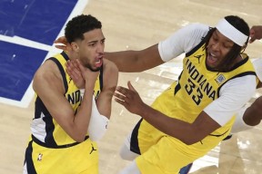 关于西亚卡姆在澳大利亚队比赛中绝杀，连败引发热议！的信息